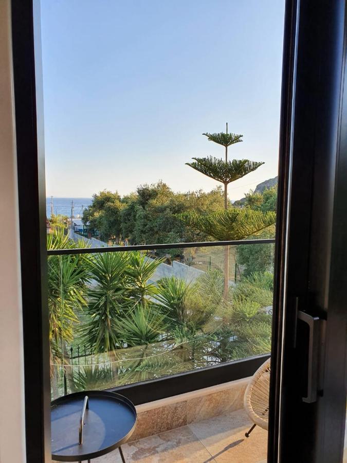 Vila Natali Himare Bagian luar foto