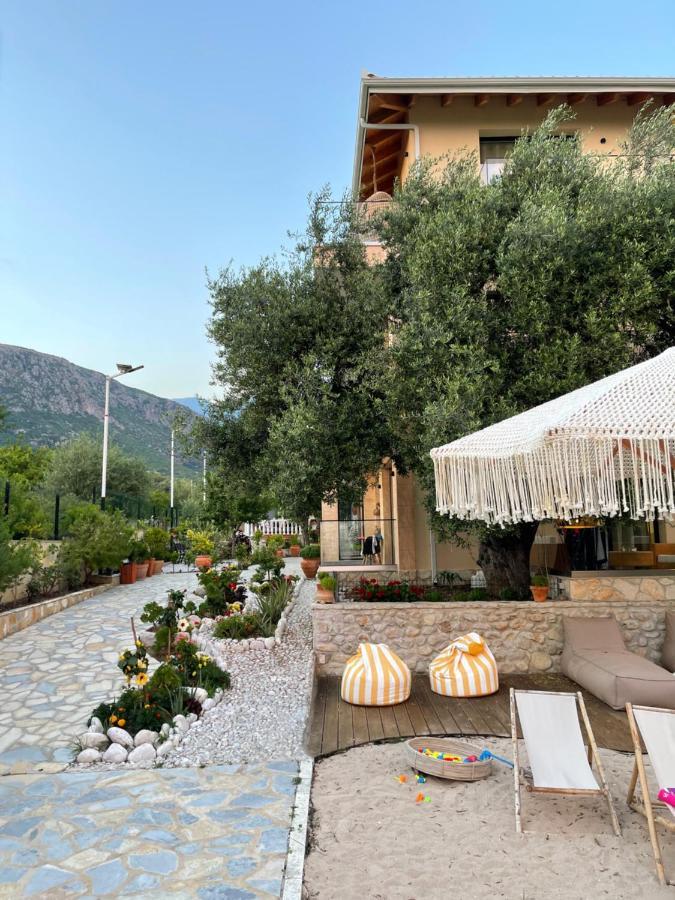 Vila Natali Himare Bagian luar foto