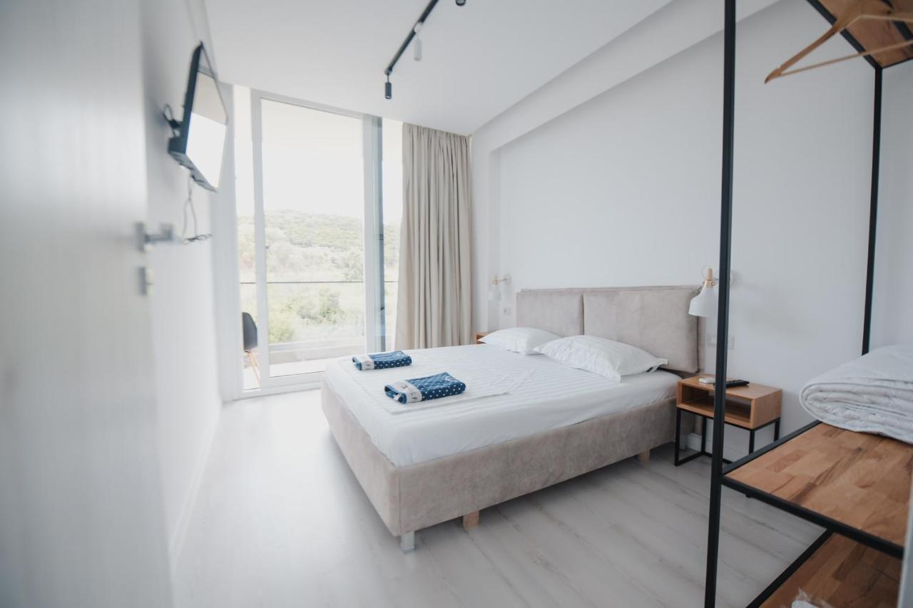 Vila Natali Himare Bagian luar foto