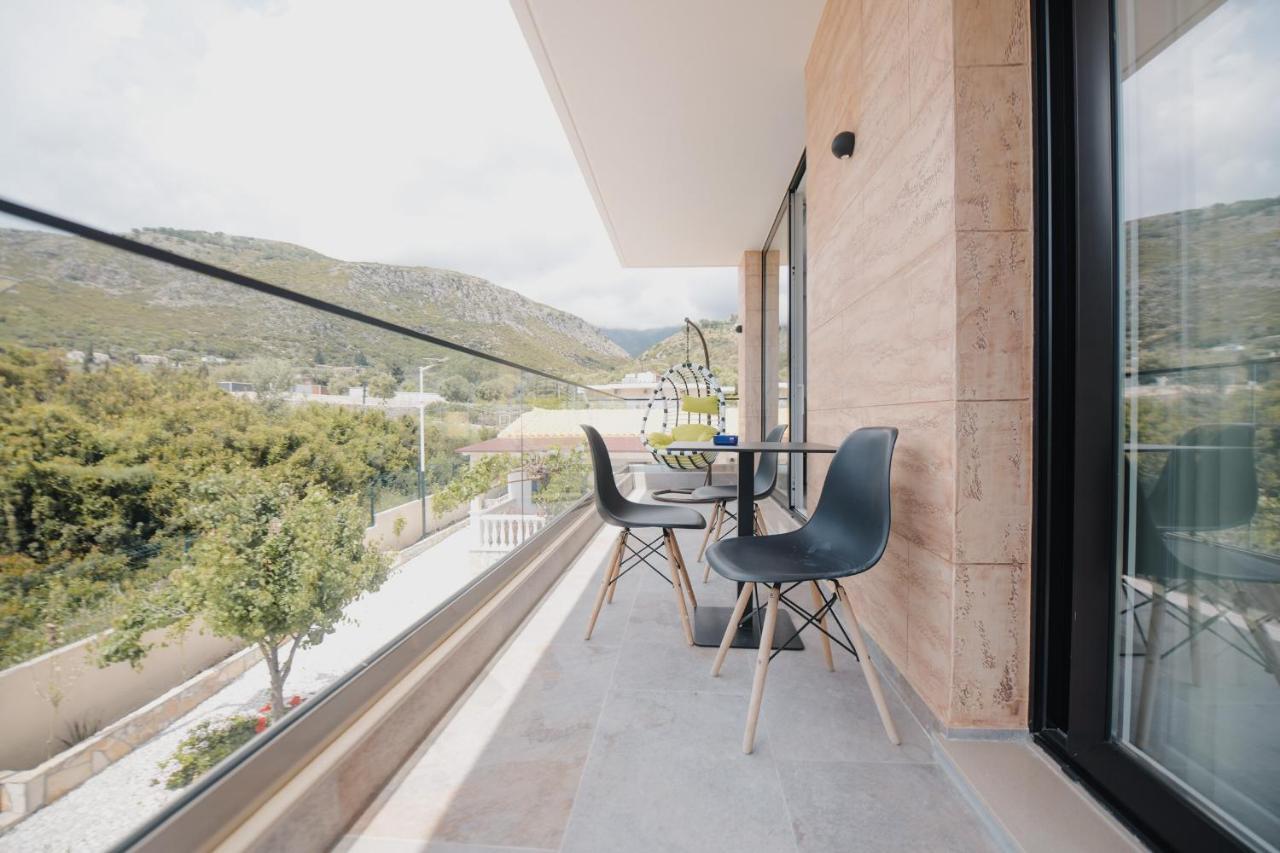 Vila Natali Himare Bagian luar foto