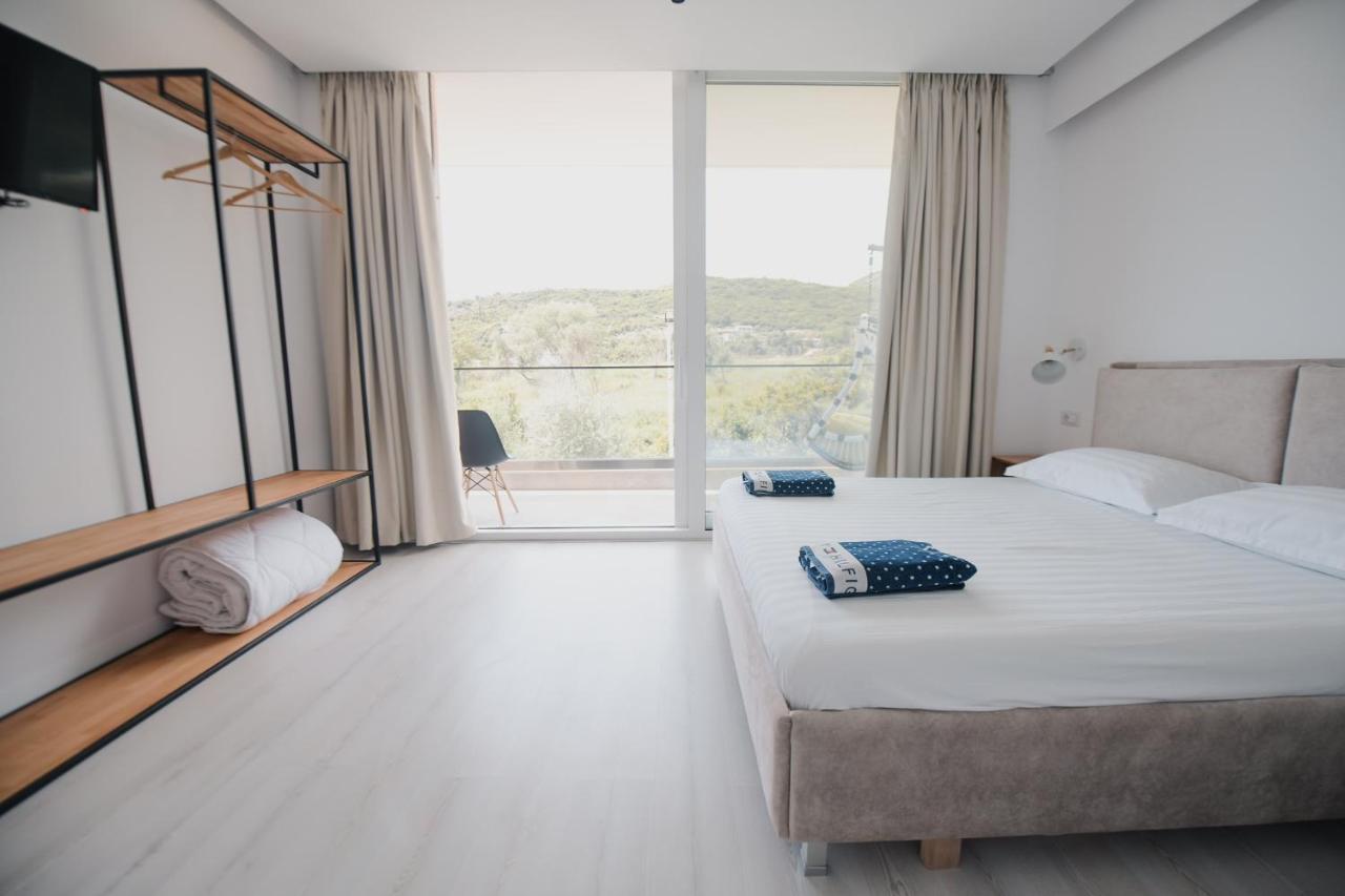 Vila Natali Himare Bagian luar foto