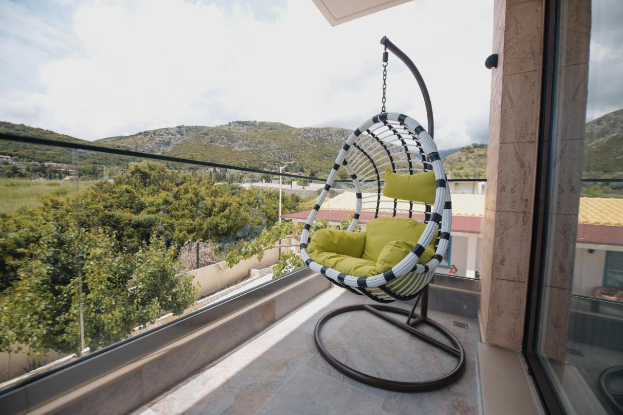 Vila Natali Himare Bagian luar foto