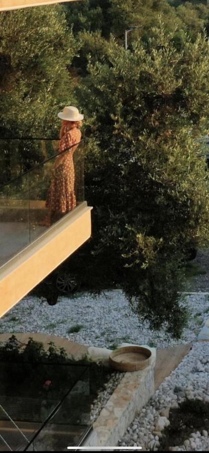 Vila Natali Himare Bagian luar foto