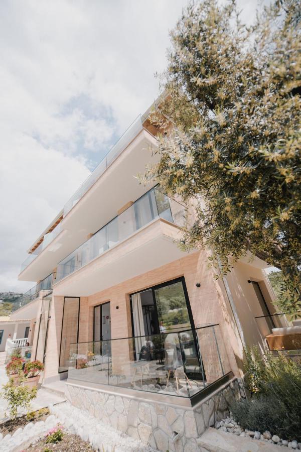 Vila Natali Himare Bagian luar foto